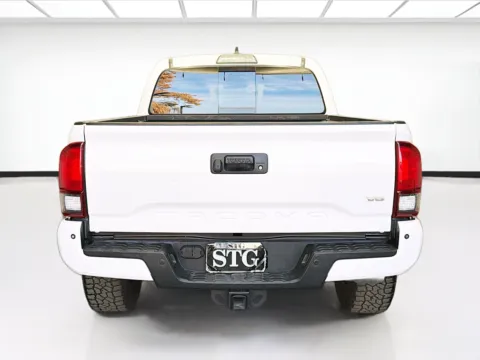 More photos of 2019 Toyota Tacoma TRD Premium Sport & TECHNOLOGY PACKAGE V6 at STG Montclair, CA