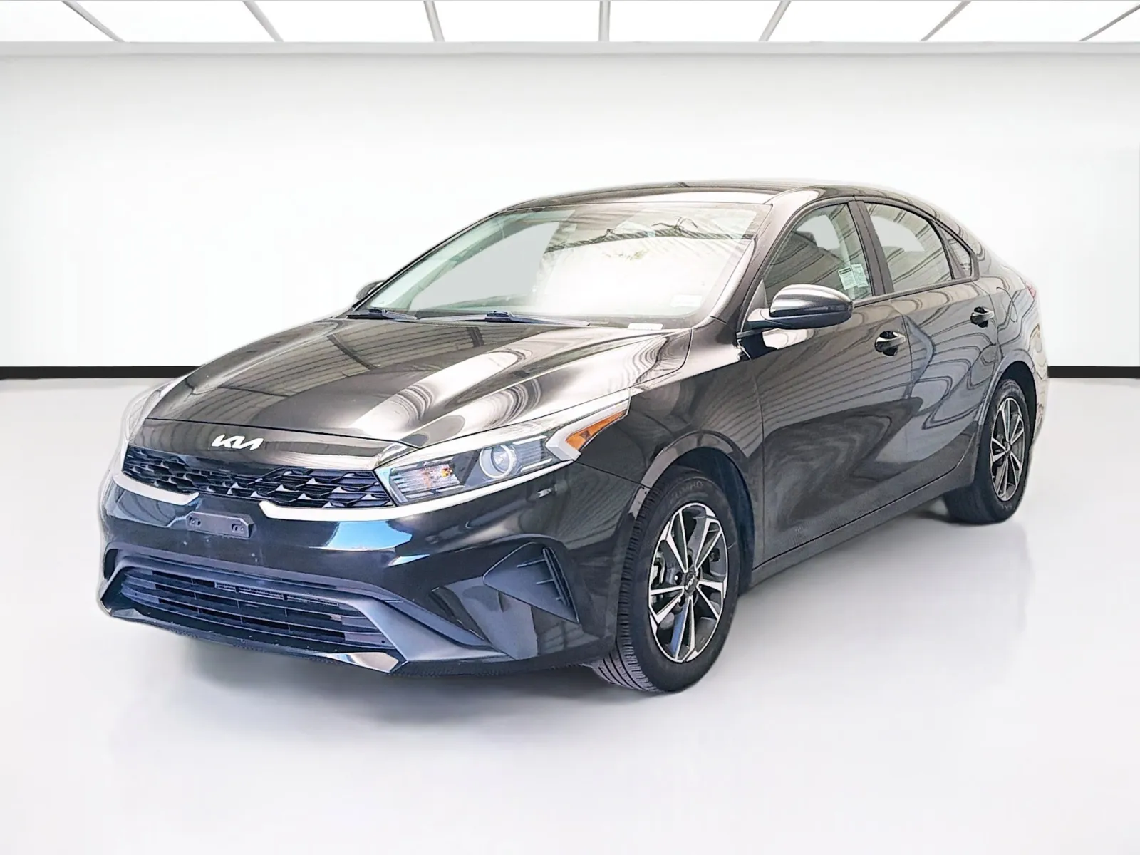 2023 Kia Forte LXS's photo