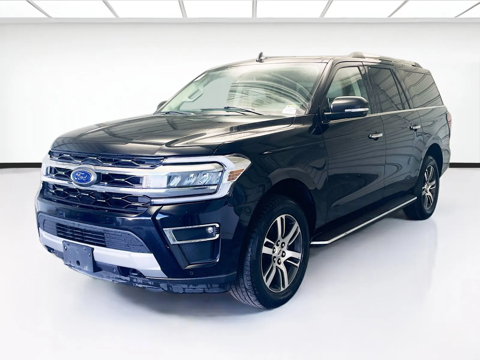2023 Ford Expedition Limited's photo