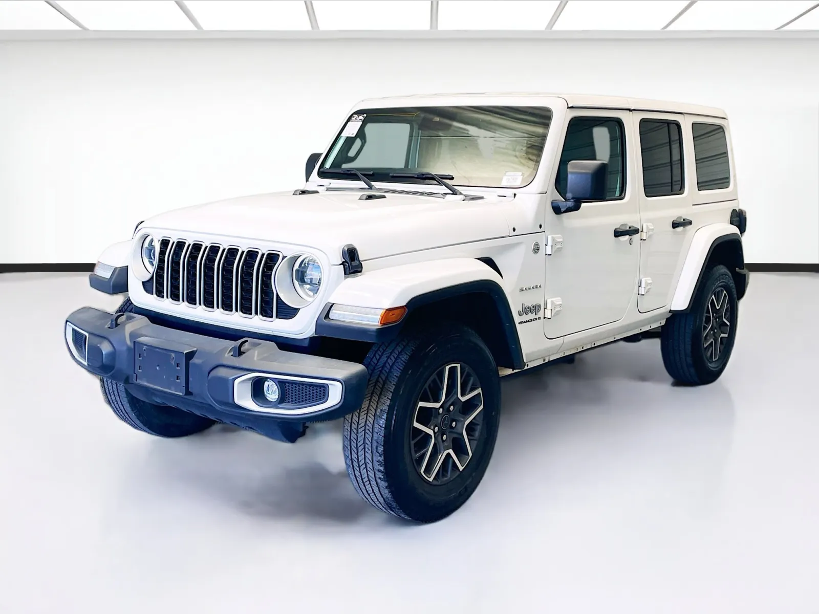 2024 Jeep Wrangler 4-Door Sahara's photo