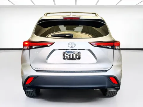 More photos of 2024 Toyota Highlander XLE at STG Montclair, CA