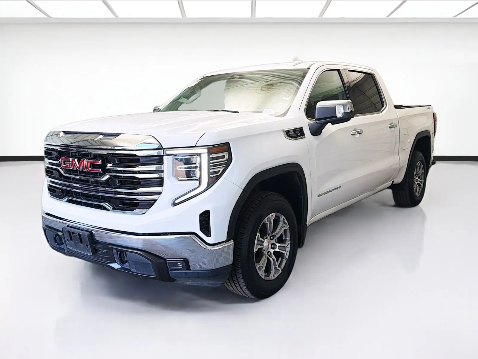 2024 GMC Sierra 1500 SLT's photo