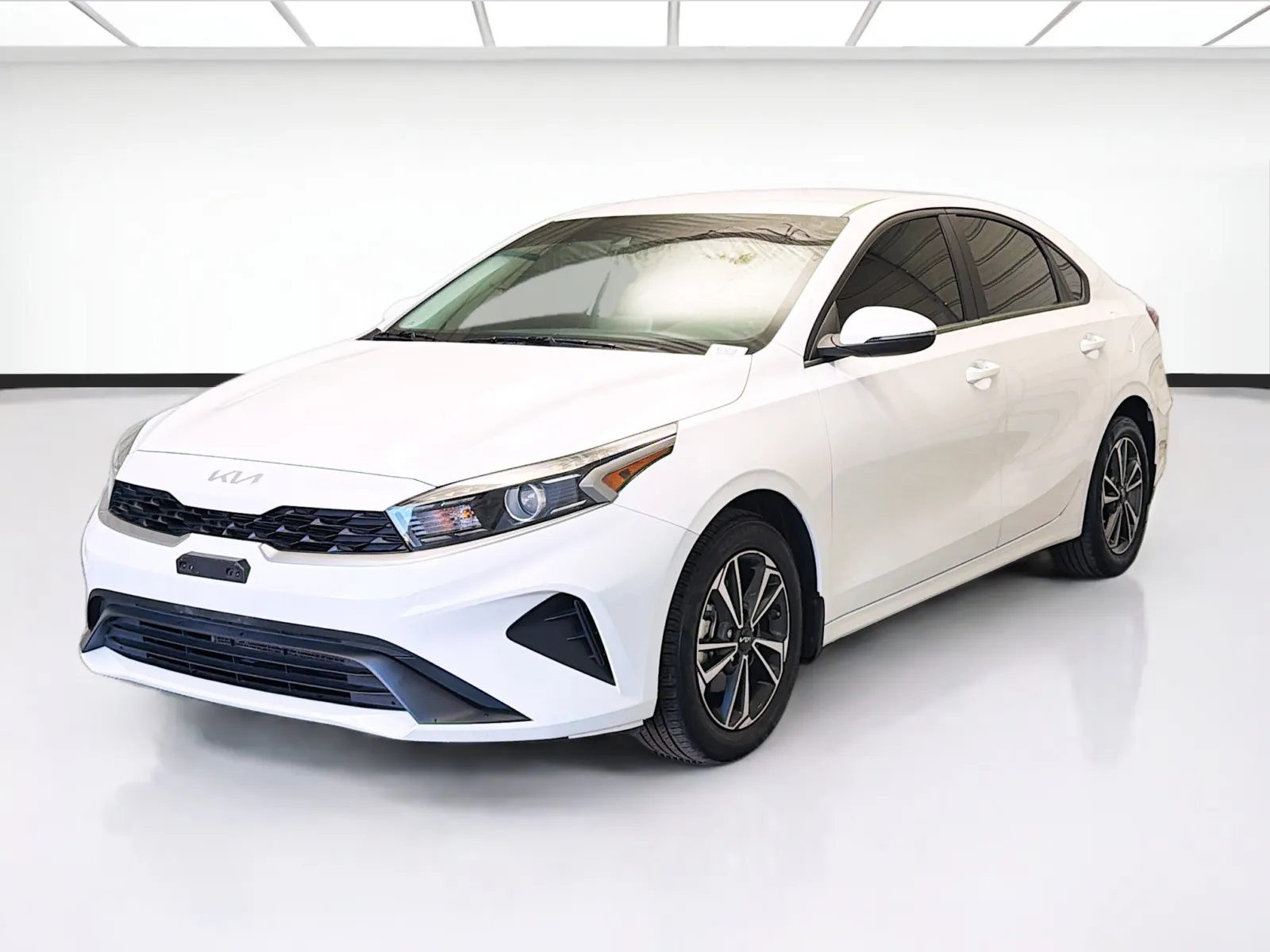 2024 Kia Forte LXS's photo