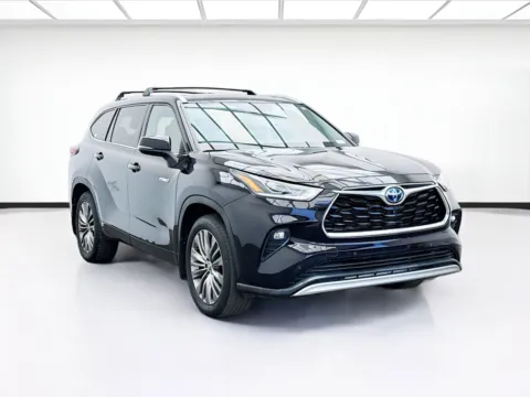 Another view of 2021 Toyota Highlander Hybrid Platinum for sale in Montclair, CA at STG Montclair