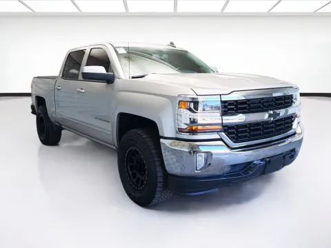 Another view of 2017 Chevrolet Silverado 1500 LT LT1 for sale in Montclair, CA at STG Montclair