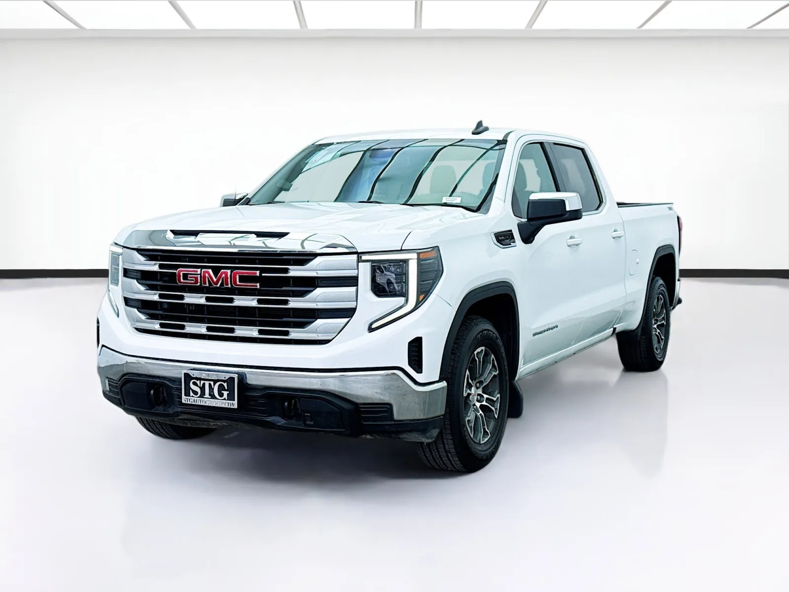 2023 GMC Sierra 1500 SLE's photo