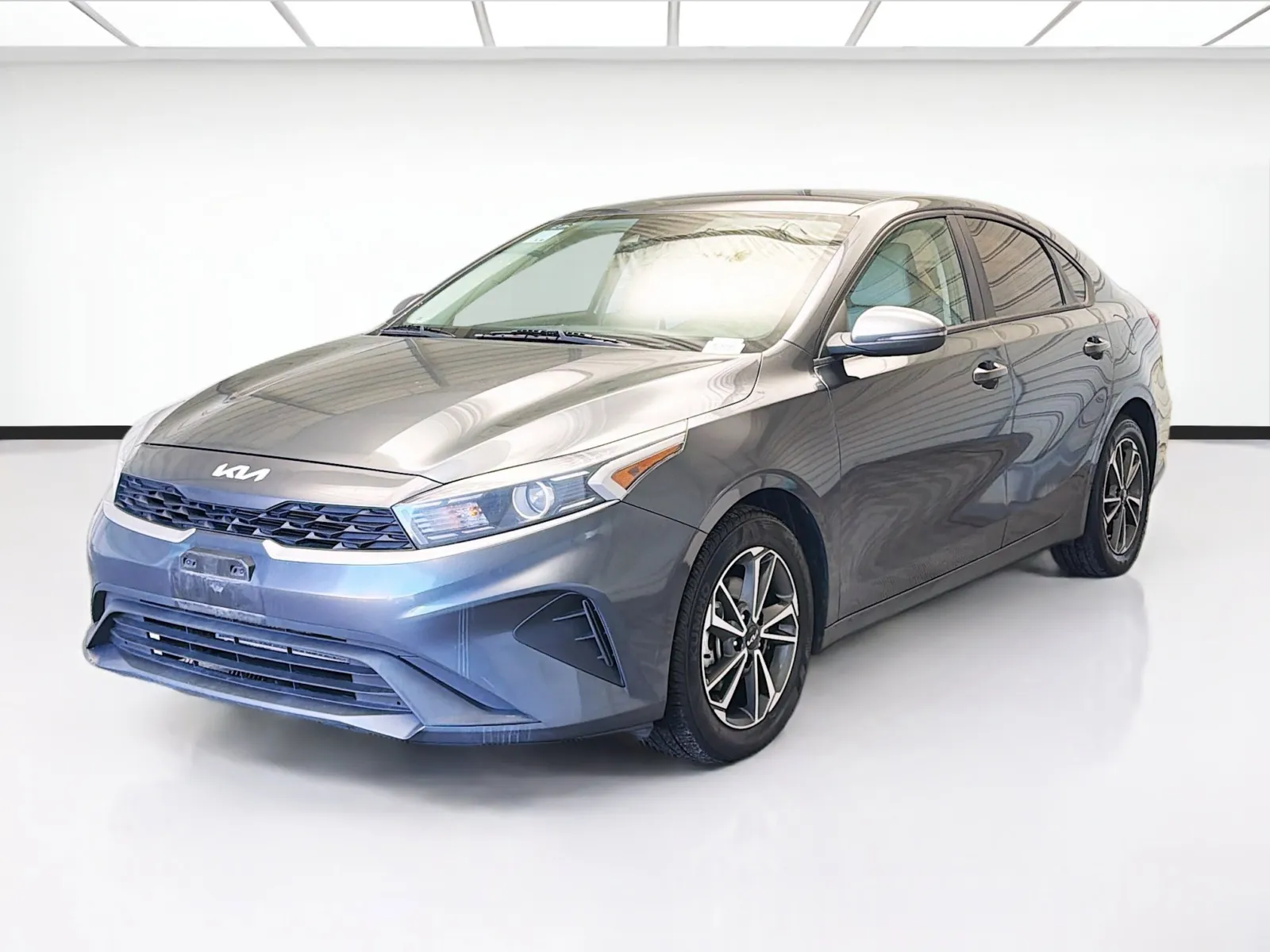 Gray 2022 Kia Forte LXS for sale in Montclair, CA