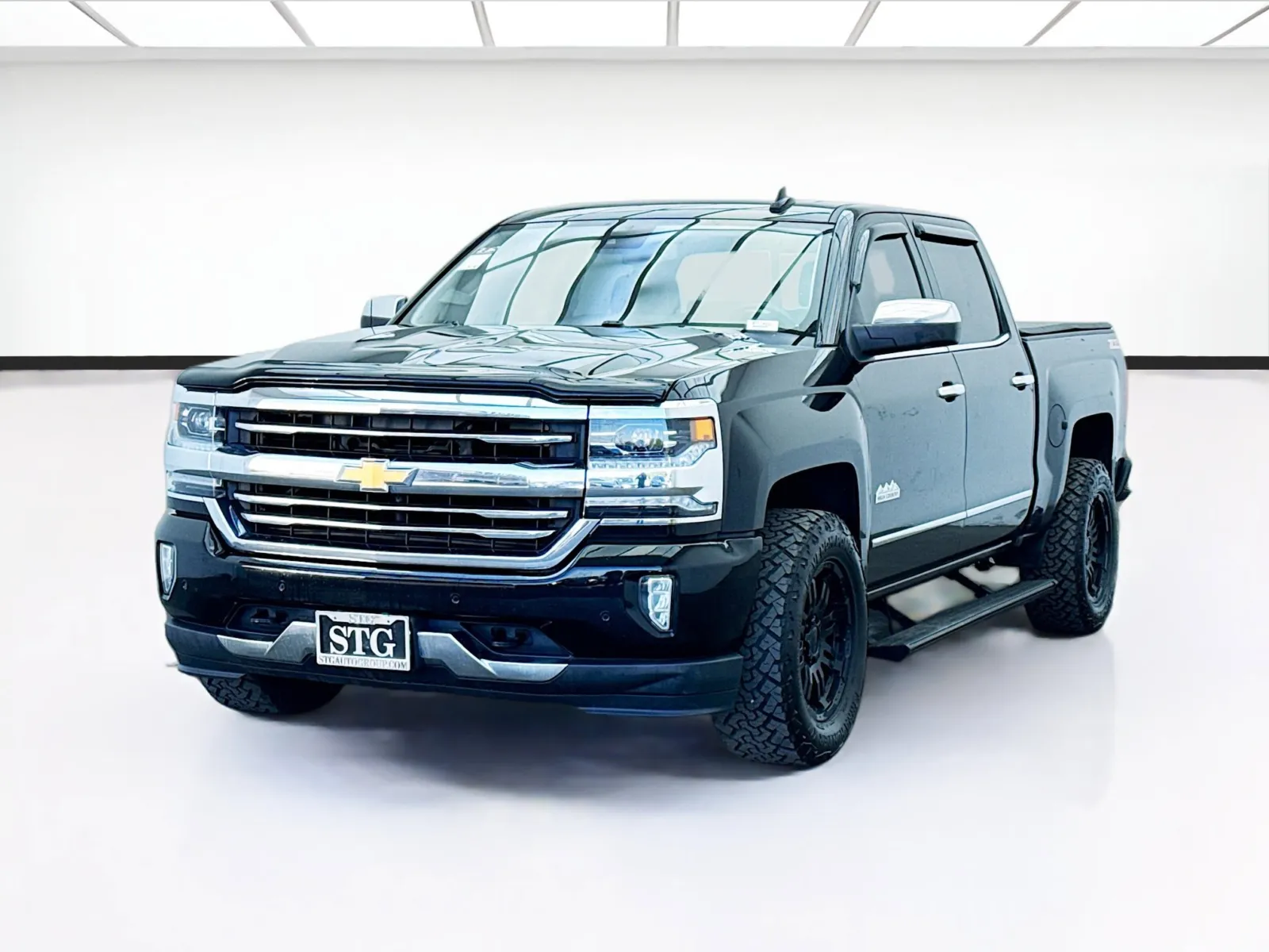 Black 2018 Chevrolet Silverado 1500 High Country for sale in Montclair, CA