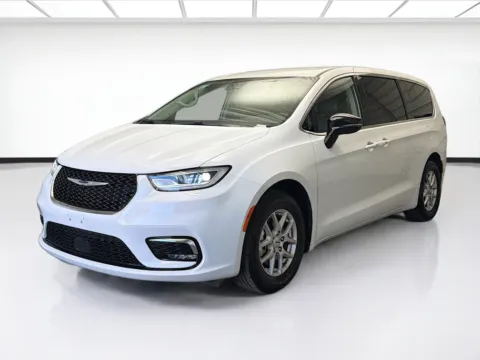 White 2024 Chrysler Pacifica Touring L for sale in Montclair, CA