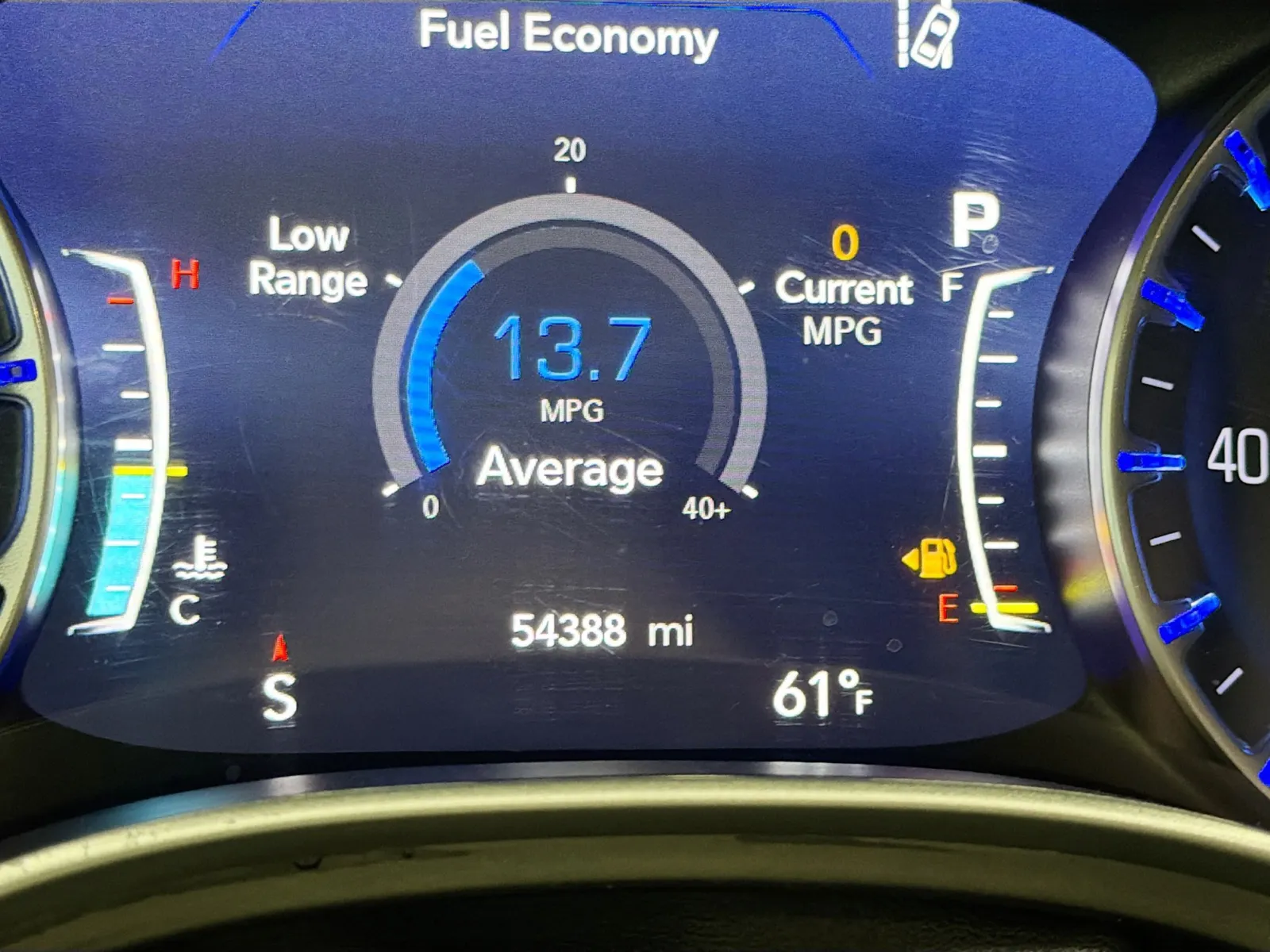 Chrysler Pacifica photo 8