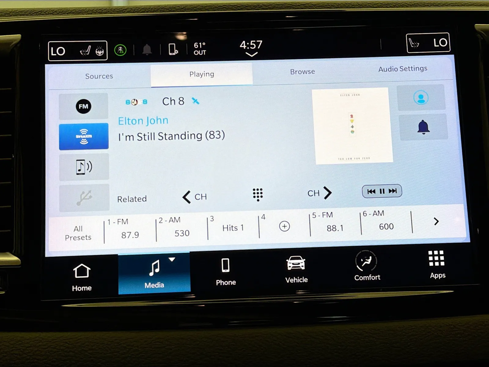 Chrysler Pacifica photo 9