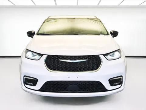 Photos of 2024 Chrysler Pacifica Touring L for sale in Montclair, CA at STG Montclair