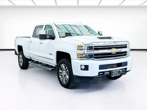 Another view of 2019 Chevrolet Silverado 2500HD High Country for sale in Montclair, CA at STG Montclair