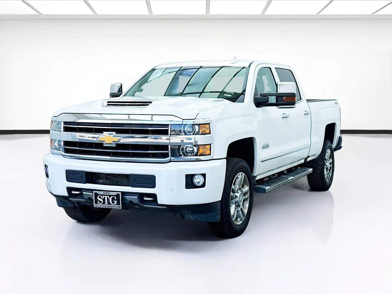 White 2019 Chevrolet Silverado 2500HD High Country for sale in Montclair, CA