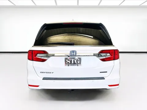 More photos of 2018 Honda Odyssey Touring at STG Montclair, CA