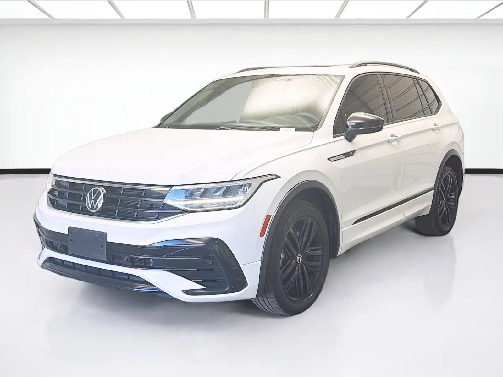 2022 Volkswagen Tiguan 2.0T SE R-Line Black for sale in Montclair, CA