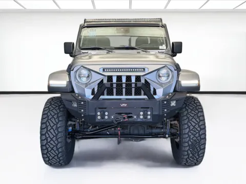 Photos of 2020 Jeep Gladiator Overland for sale in Montclair, CA at STG Montclair