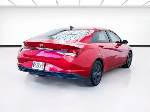 More photos of 2022 Hyundai Elantra SEL at STG Montclair, CA