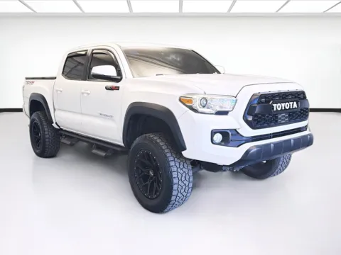 Photos of 2020 Toyota Tacoma TRD Off-Road w/TECHNOLOGY PACKAGE V6 for sale in Montclair, CA at STG Montclair