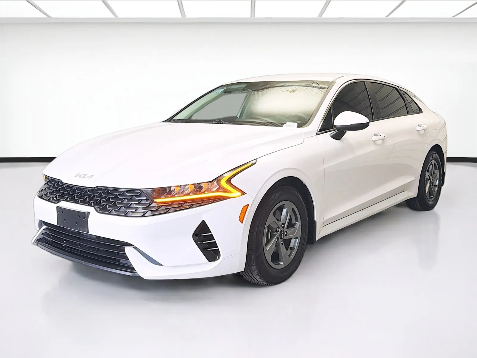 White 2023 Kia K5 LXS for sale in Montclair, CA