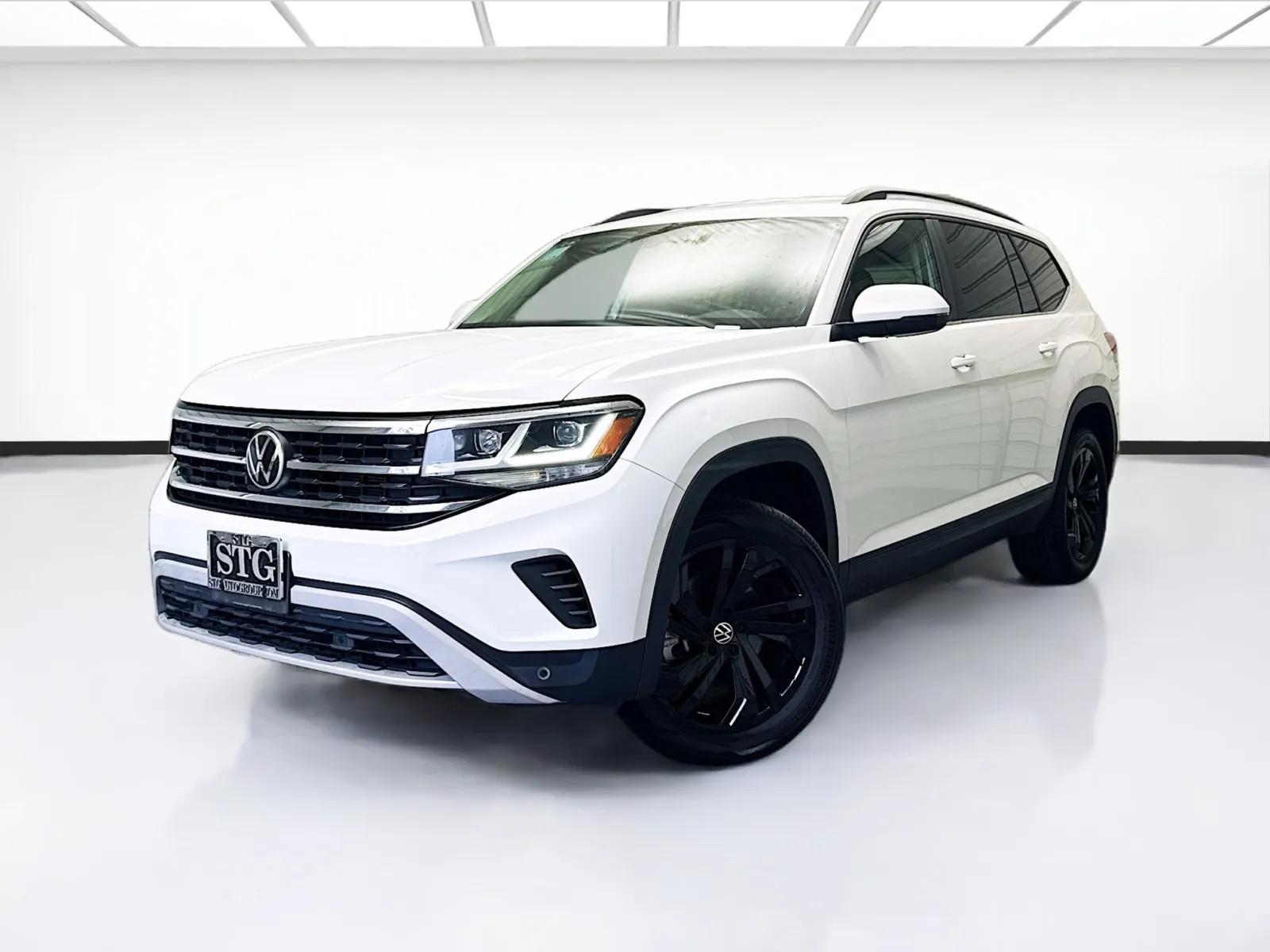 White 2022 Volkswagen Atlas 3.6L V6 SE w/Technology for sale in Montclair, CA