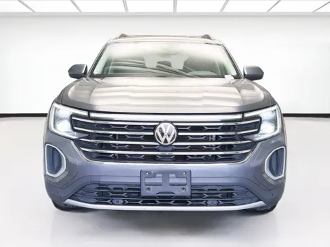 Photos of 2024 Volkswagen Atlas 2.0T SE w/Technology for sale in Montclair, CA at STG Montclair