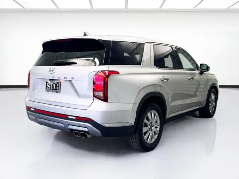 More photos of 2023 Hyundai Palisade SE at STG Montclair, CA