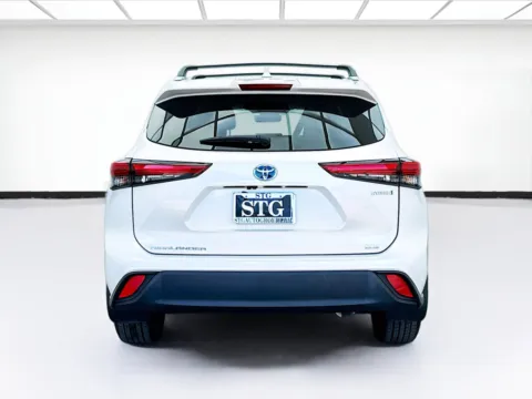 More photos of 2023 Toyota Highlander Hybrid Bronze Edition at STG Montclair, CA