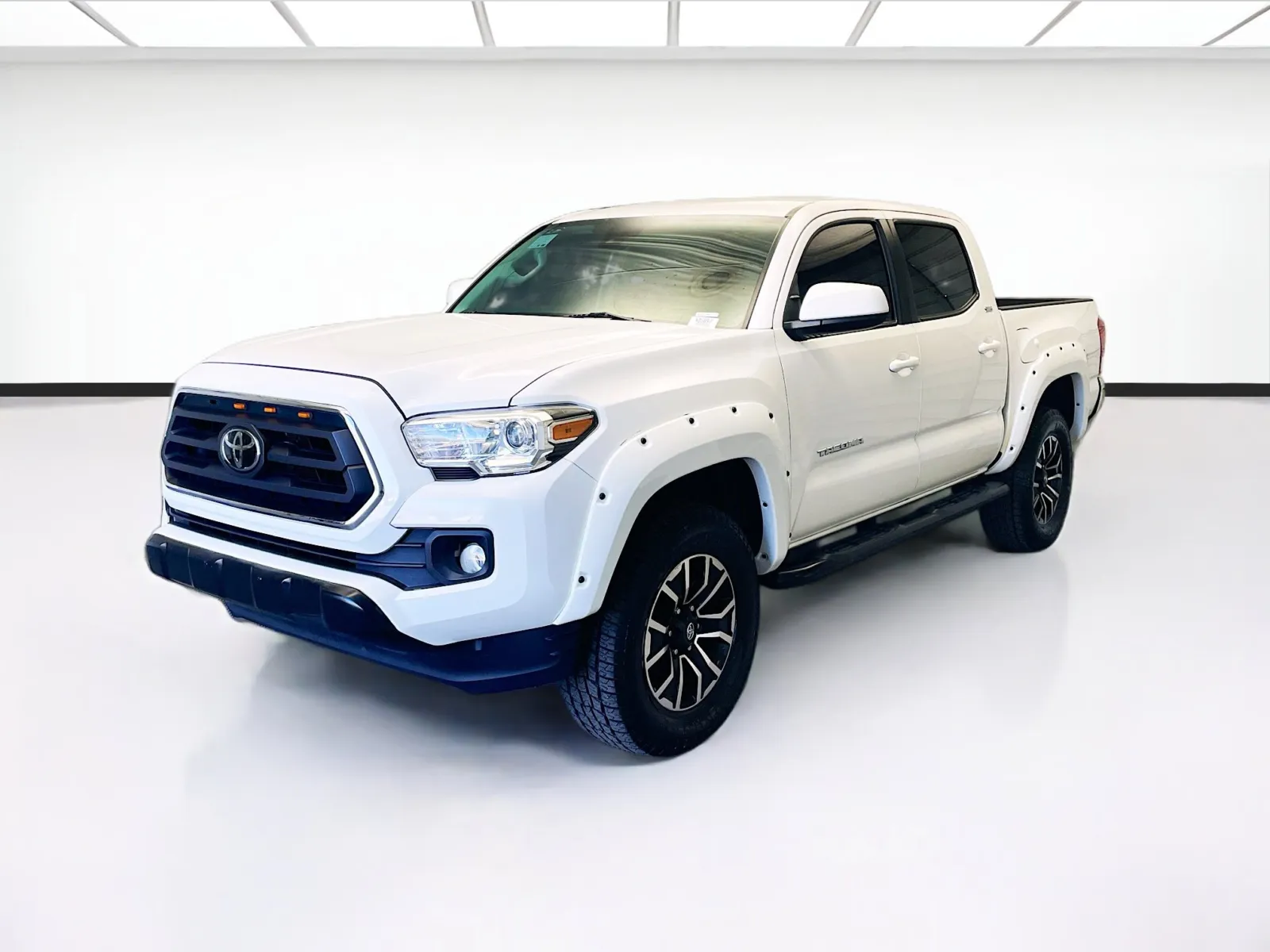 White 2020 Toyota Tacoma SR5 for sale in Montclair, CA
