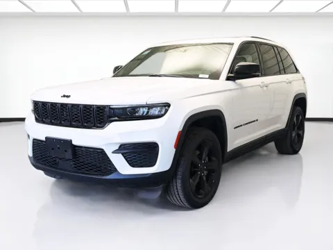 White 2023 Jeep Grand Cherokee Altitude X for sale in Montclair, CA