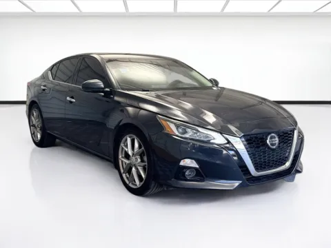 Another view of 2020 Nissan Altima 2.5 SV for sale in Montclair, CA at STG Montclair