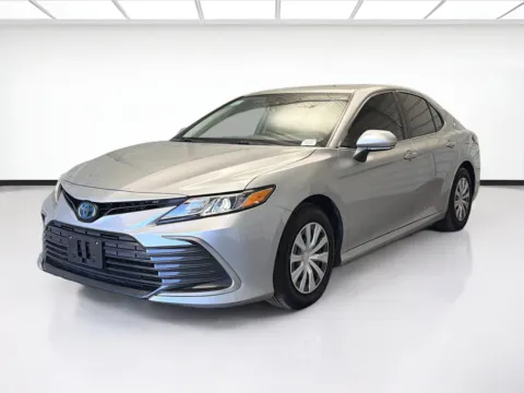 Green 2022 Toyota Camry Hybrid LE for sale in Montclair, CA