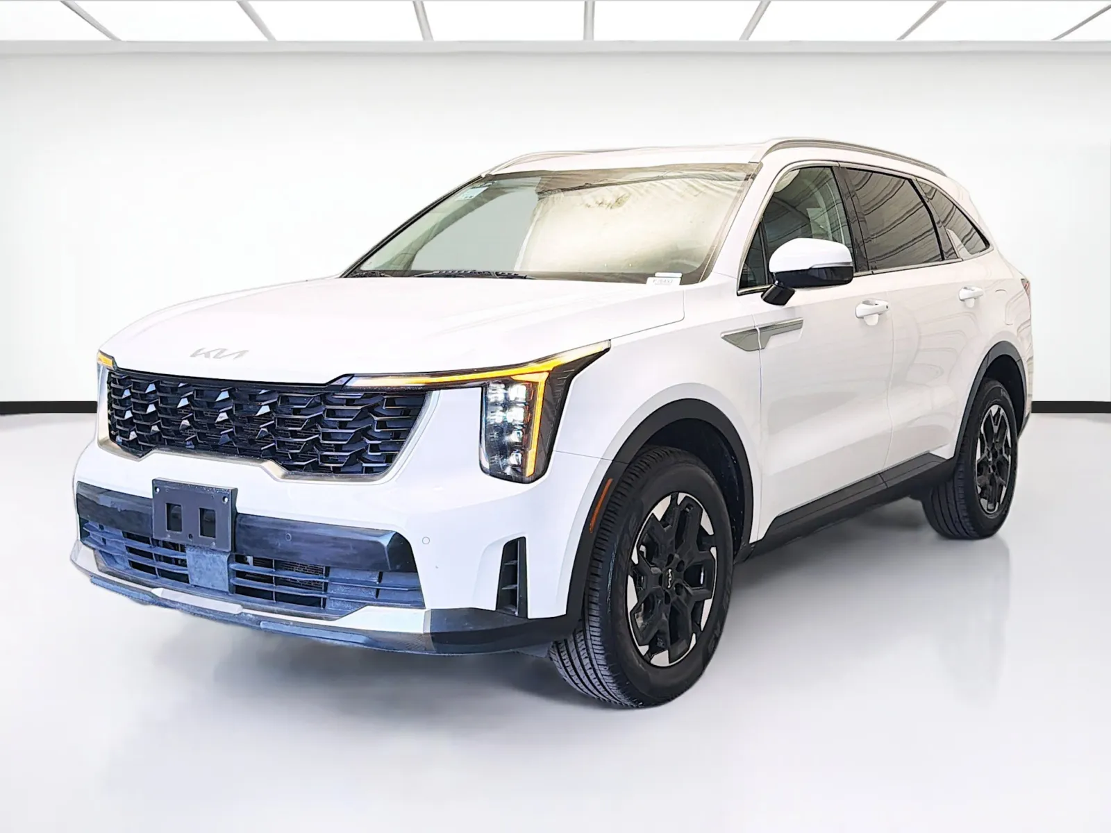 White 2024 Kia Sorento S for sale in Montclair, CA