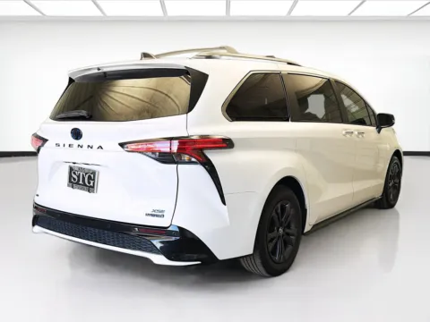 More photos of 2024 Toyota Sienna at STG Montclair, CA