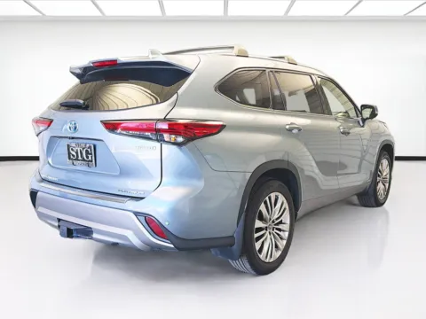 More photos of 2023 Toyota Highlander Hybrid Platinum at STG Montclair, CA