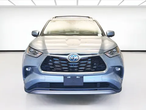 Photos of 2023 Toyota Highlander Hybrid Platinum for sale in Montclair, CA at STG Montclair