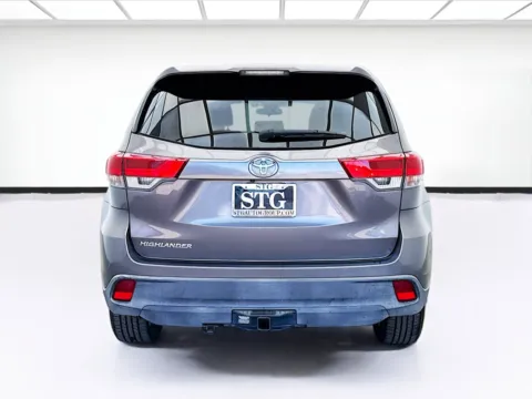 More photos of 2018 Toyota Highlander LE at STG Montclair, CA