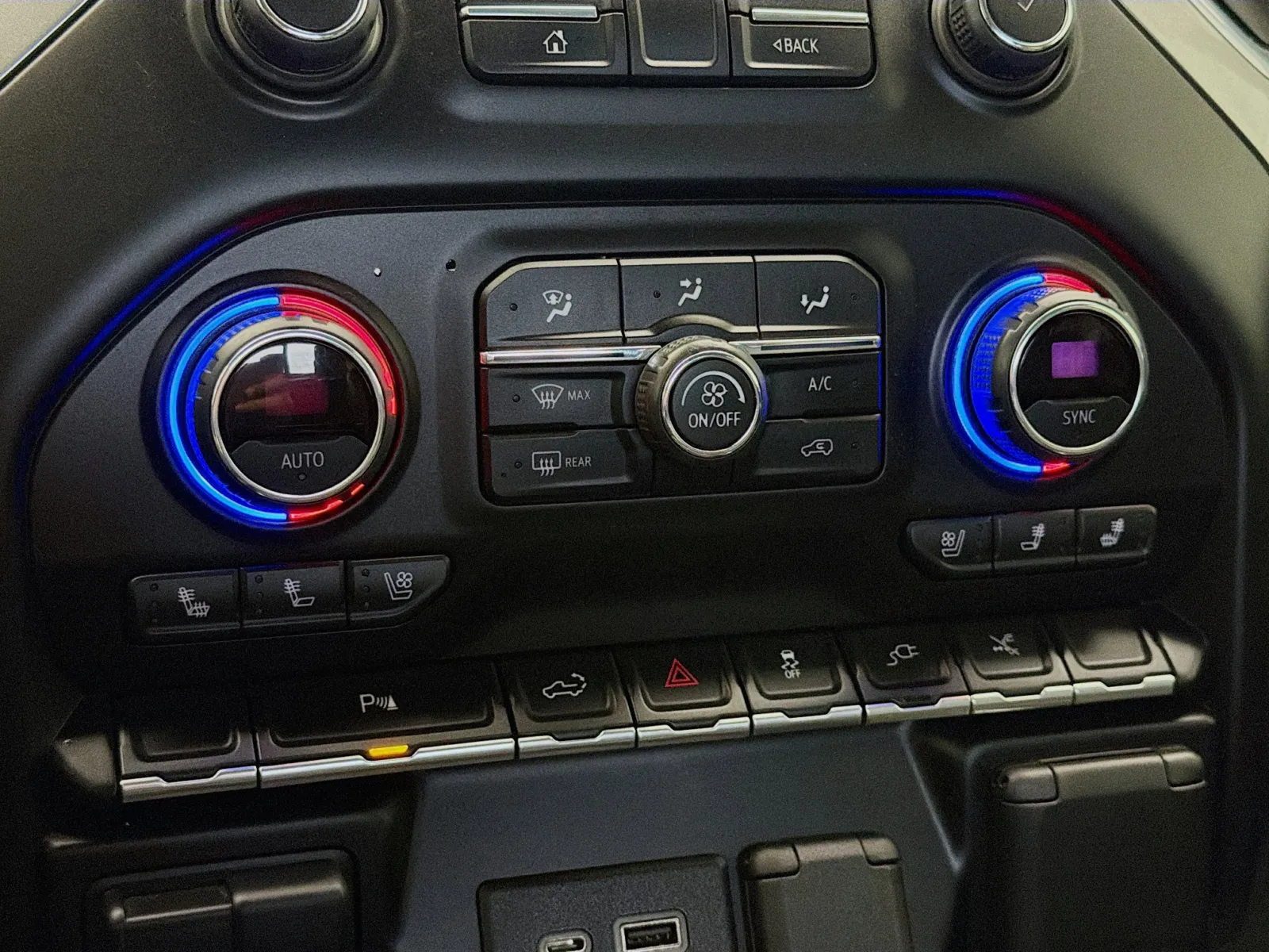 Chevrolet Silverado photo 10
