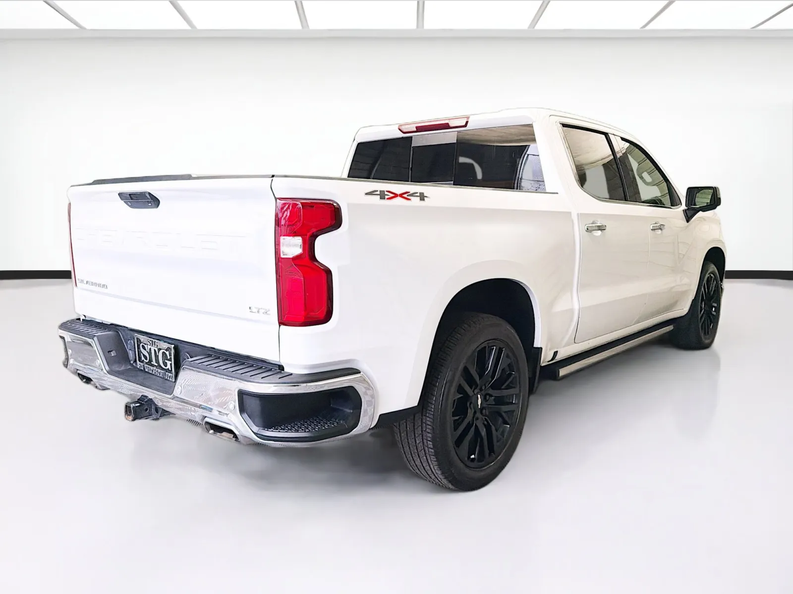 Chevrolet Silverado photo 4