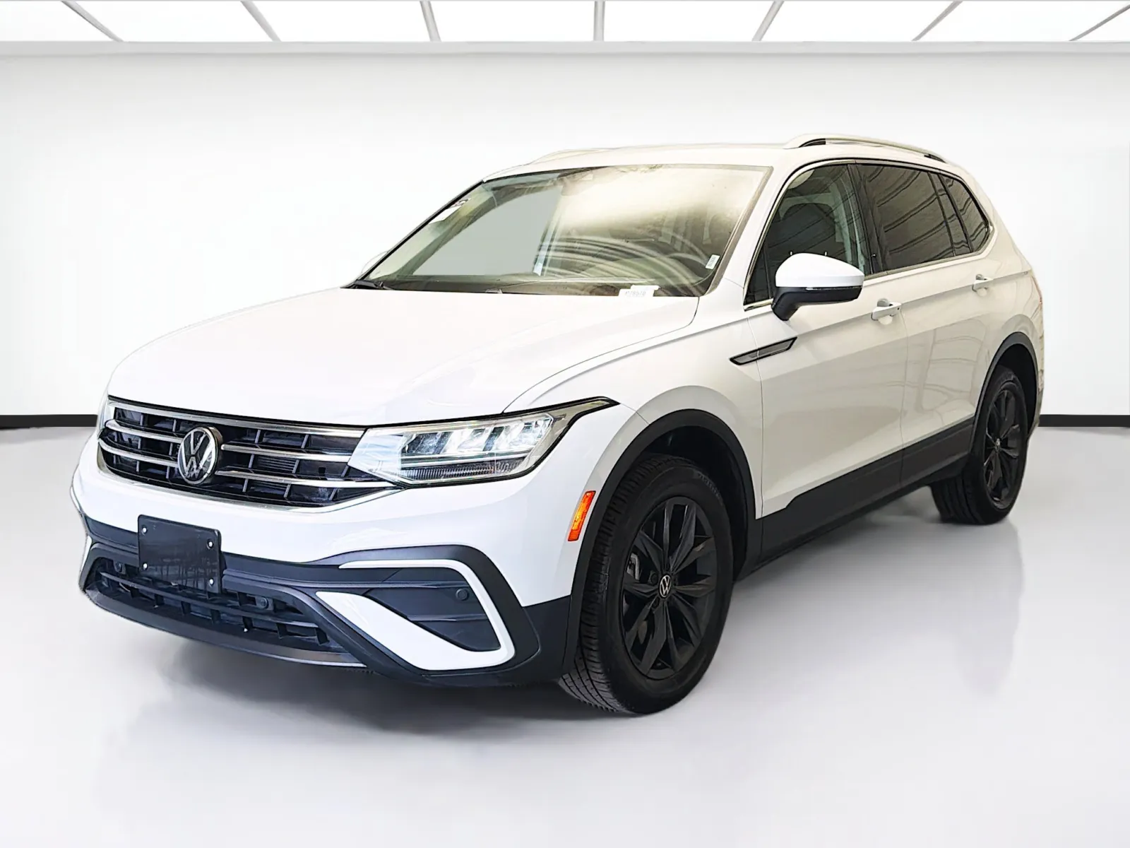 White 2024 Volkswagen Tiguan 2.0T SE for sale in Montclair, CA