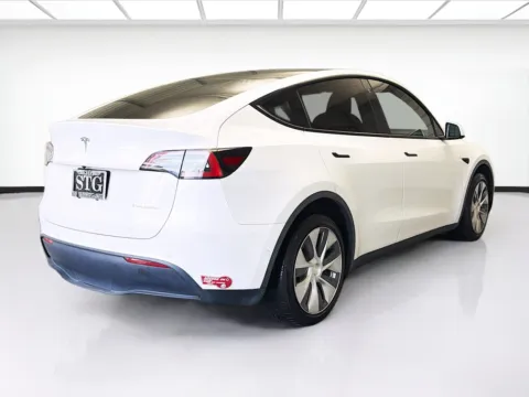 More photos of 2022 Tesla Model Y Long Range at STG Montclair, CA