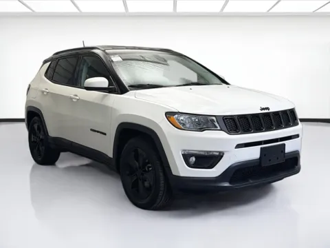 Another view of 2019 Jeep Compass Altitude for sale in Montclair, CA at STG Montclair