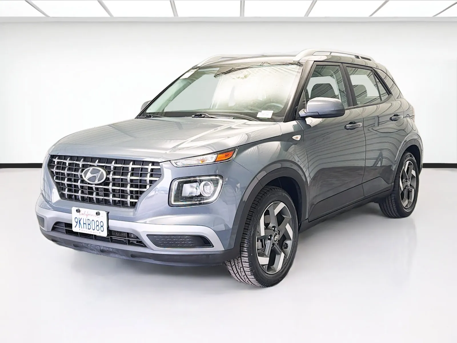 Gray 2024 Hyundai Venue SEL for sale in Montclair, CA