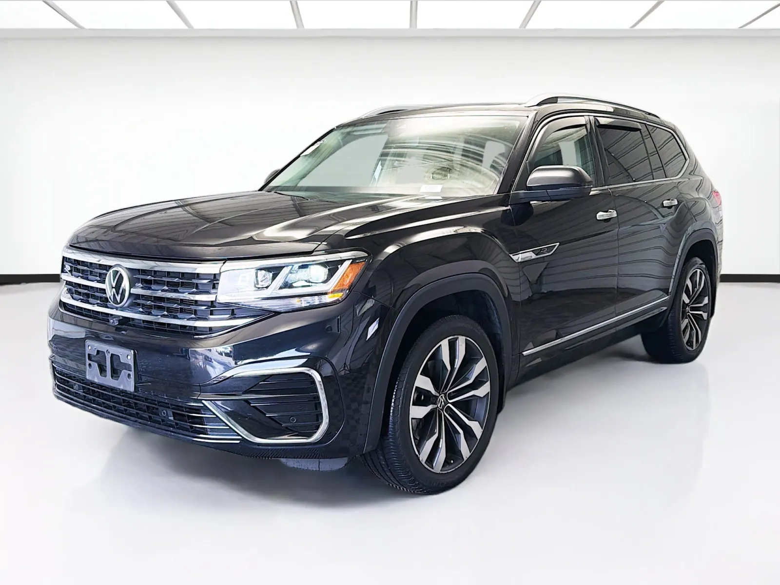 Black 2022 Volkswagen Atlas 3.6L V6 SEL Premium R-Line for sale in Montclair, CA
