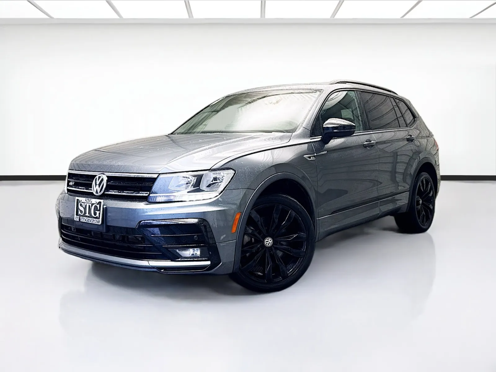 Gray 2021 Volkswagen Tiguan 2.0T SE R-Line Black for sale in Montclair, CA
