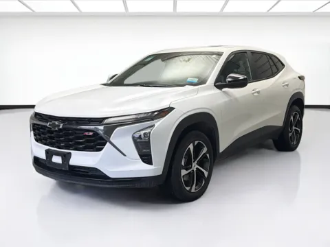 White 2025 Chevrolet Trax 1RS for sale in Montclair, CA