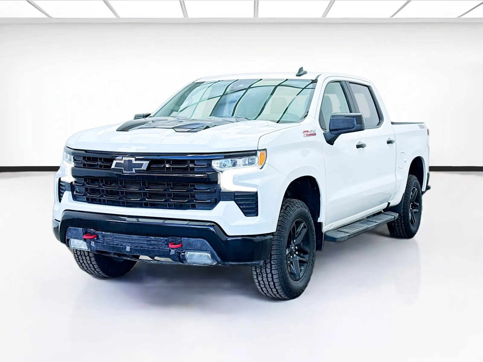 White 2023 Chevrolet Silverado 1500 LT Trail Boss for sale in Montclair, CA