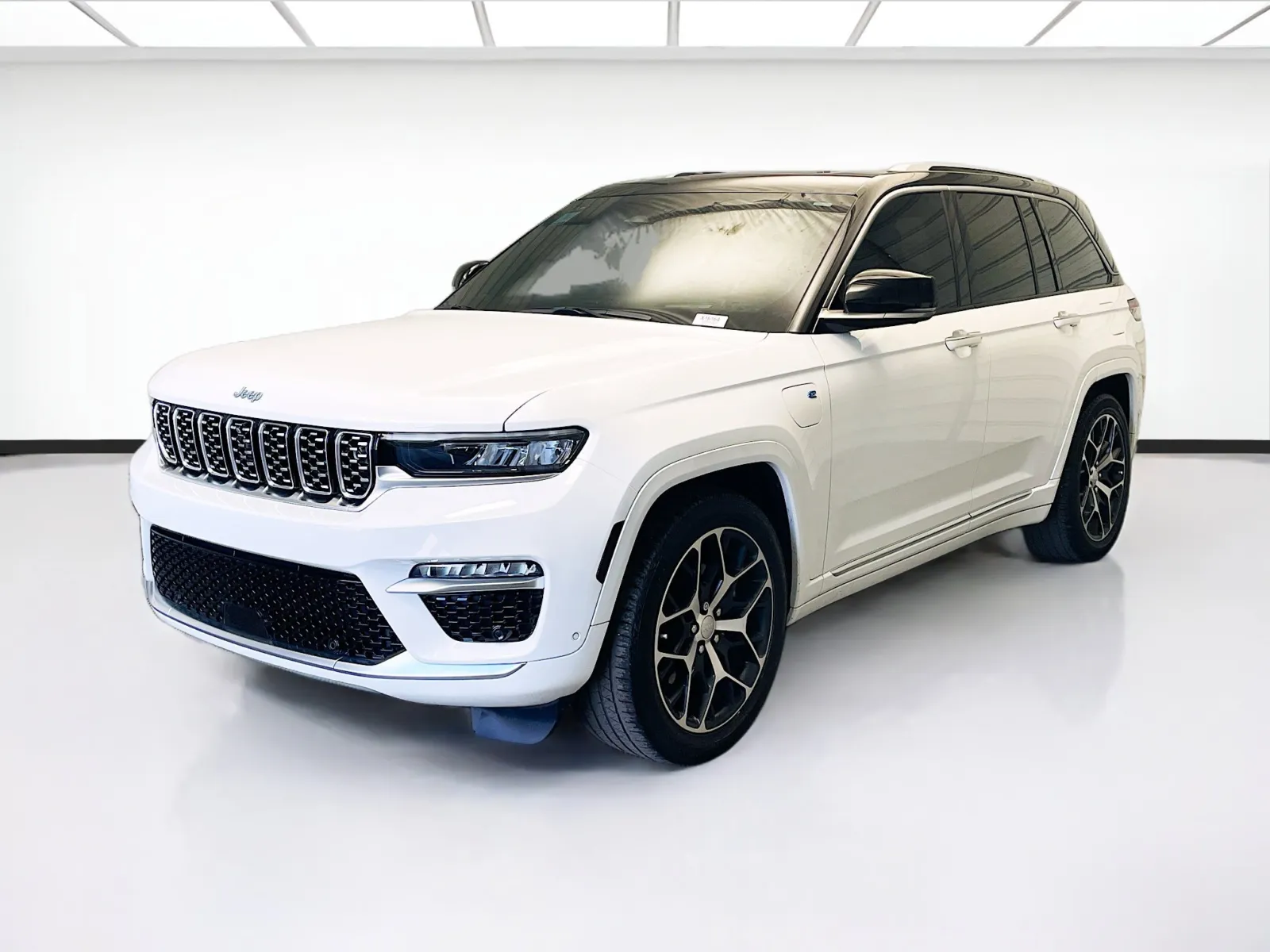 White 2023 Jeep Grand Cherokee Summit Reserve 4xe for sale in Montclair, CA