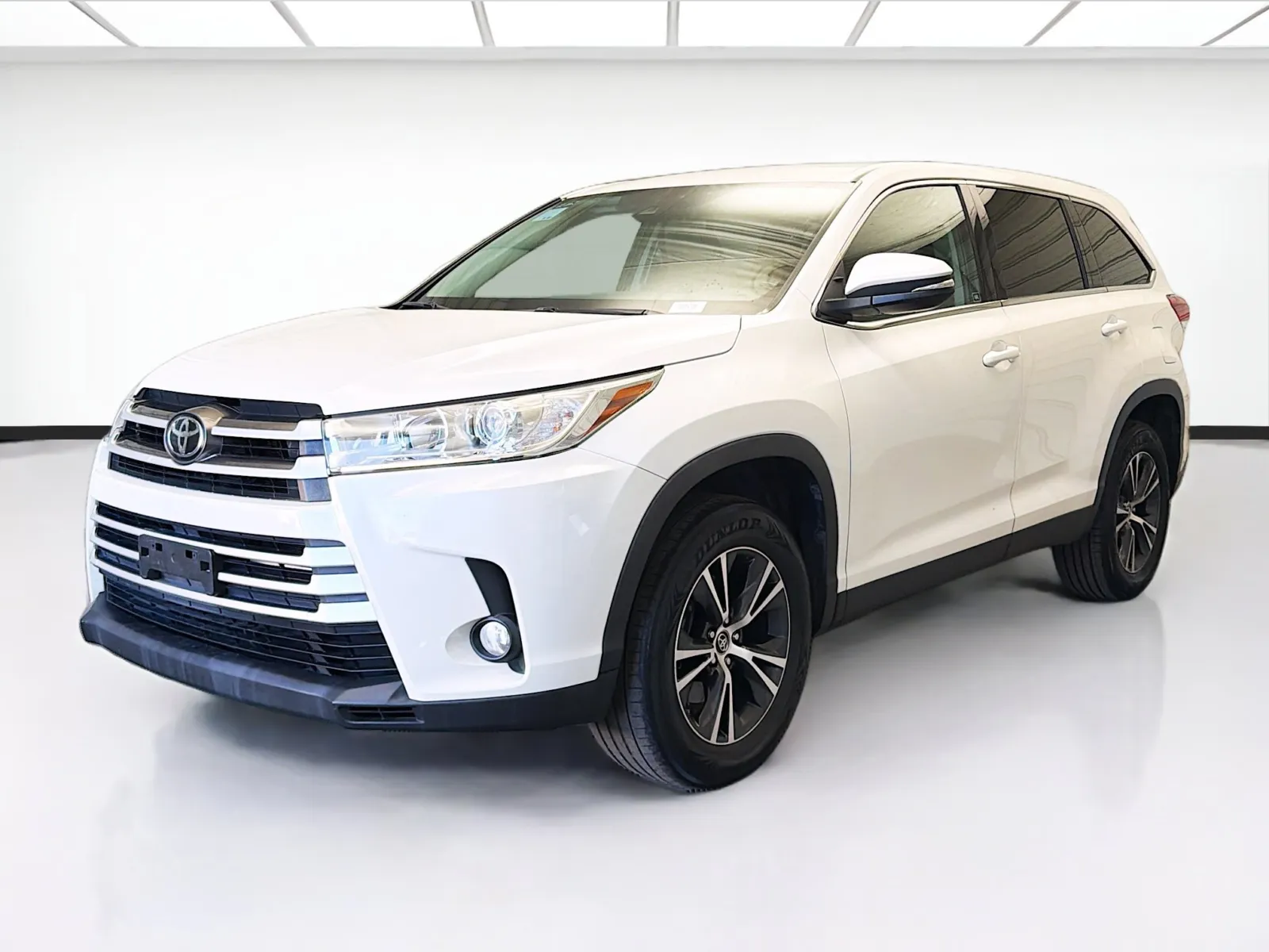White 2019 Toyota Highlander LE Plus for sale in Montclair, CA