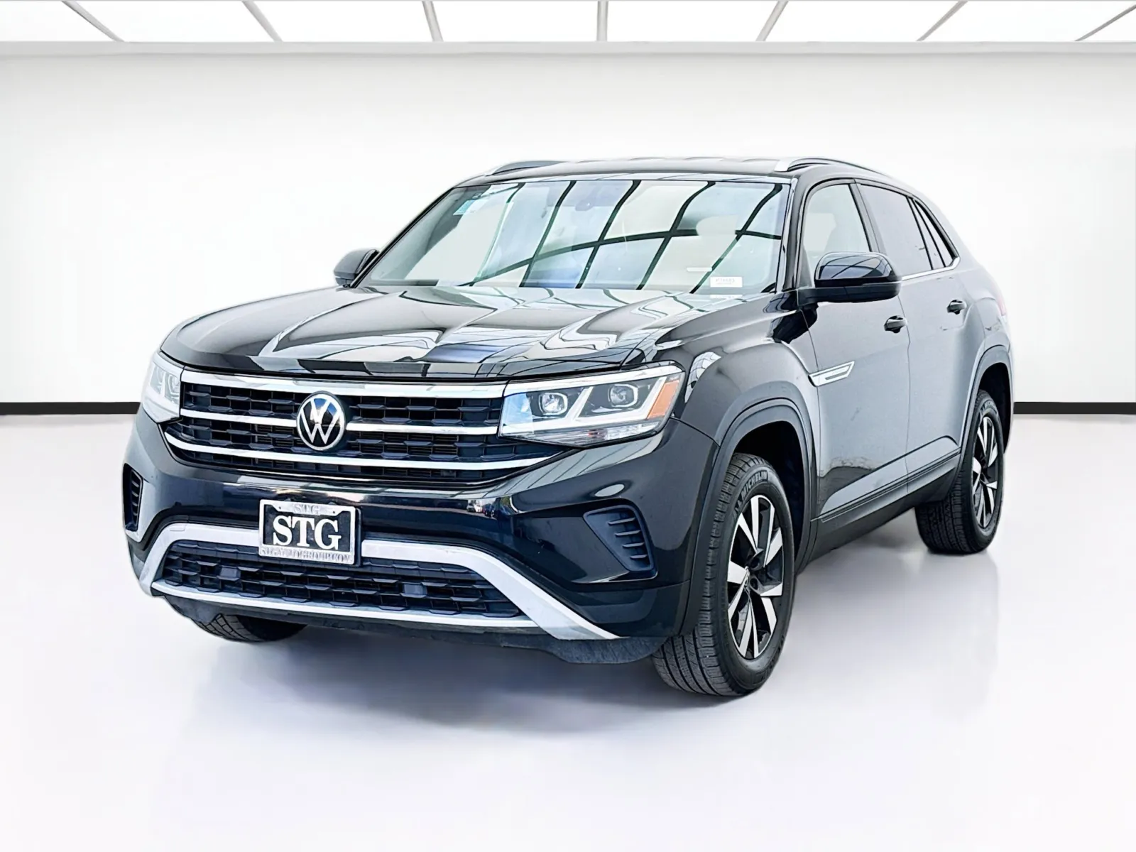 Black 2020 Volkswagen Atlas Cross Sport 2.0T SE 4Motion for sale in Montclair, CA
